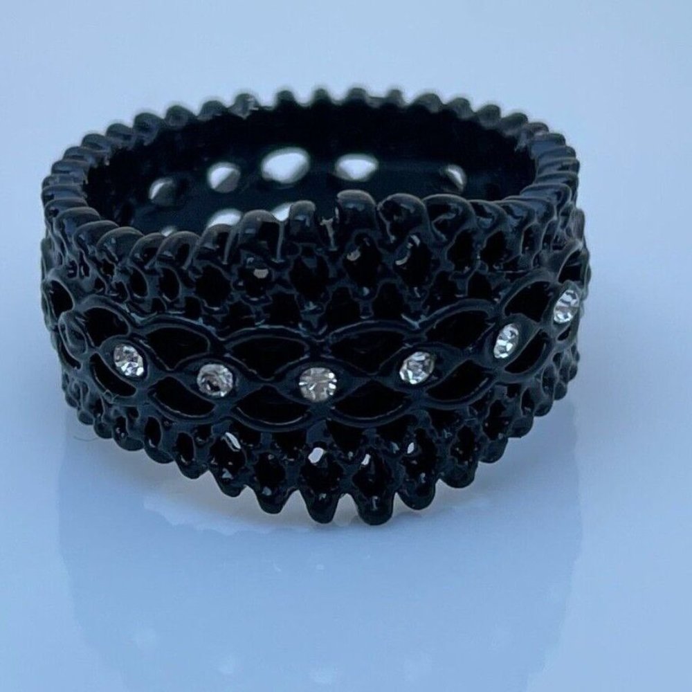 Women Ring Fashion Black Tone Finger Band Crystal Accent Fancy Ring Size 7 - Picture 3 of 12